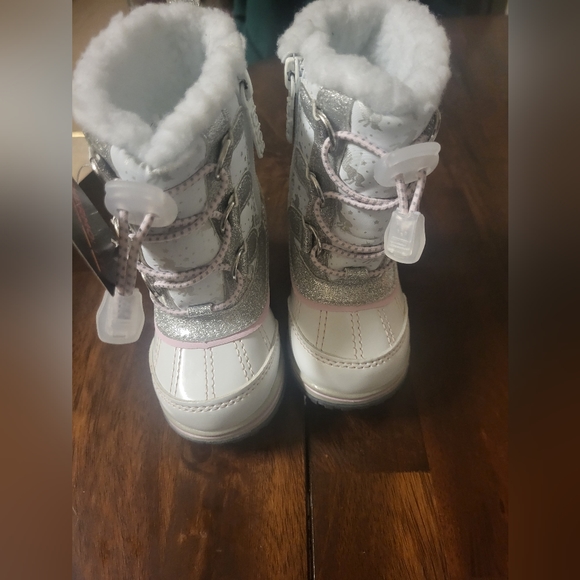 Carter's boots NWT size 5 - Picture 1 of 5